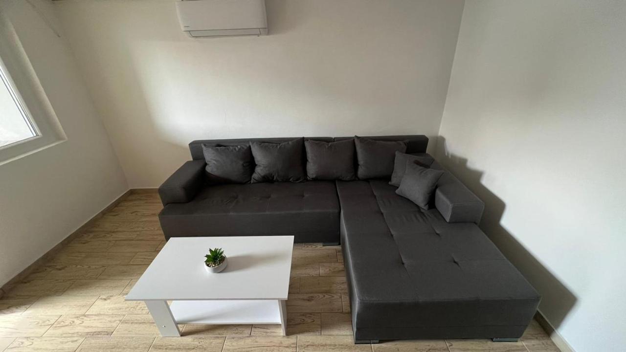 Apartament Apartman Mia Vir Zewnętrze zdjęcie